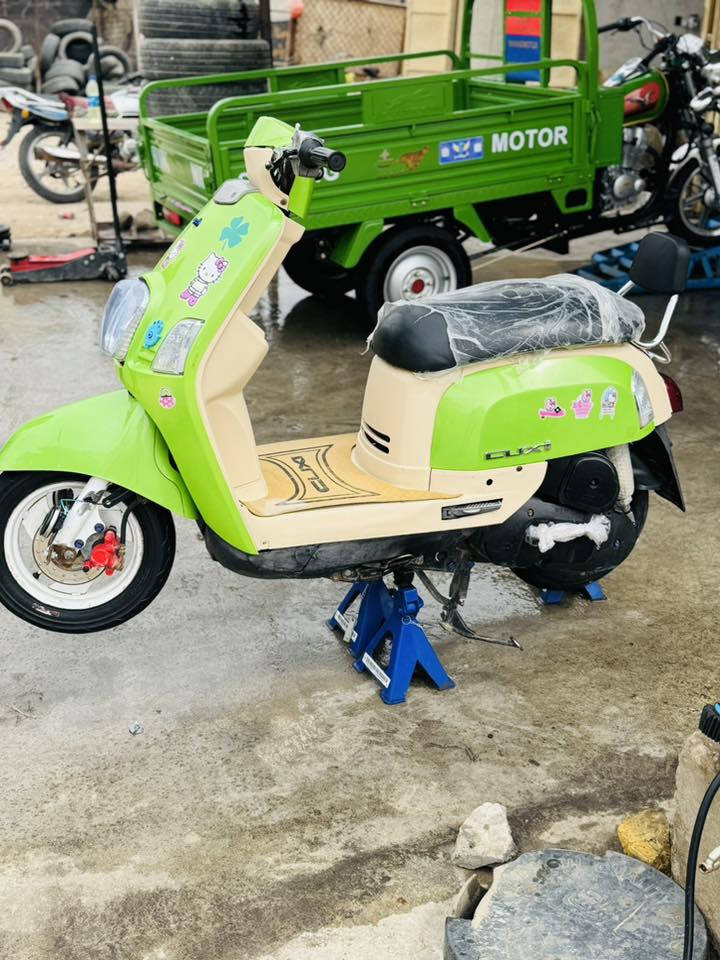 سلام عليكم ماكس بوليسي دراجه مكفوله ما نقصه شي كله شغاله وناعمه وحلوه الدراجه كدام عينك مكان حله سعره ٧٥٠بيه مجال ***********
