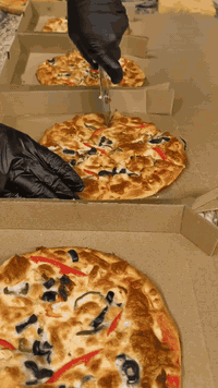 الترتيب 🍕 والنزاكه 🙂‍↔️ والنظافه🫵🥰 منتظرينكم
#مطعم_علي_الصغير_بداية_شارع_ابو_جمال_مقابل_شارع
#المصورين_مجاور_شارع_الصيدليات_مقابل_كوفي_حكايه
#للتوصيل_***********
