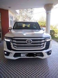 برادو ٢٠٢٤ • ٦ سلندر ٤٠٠٠ • ماشي ٩٠٠٠