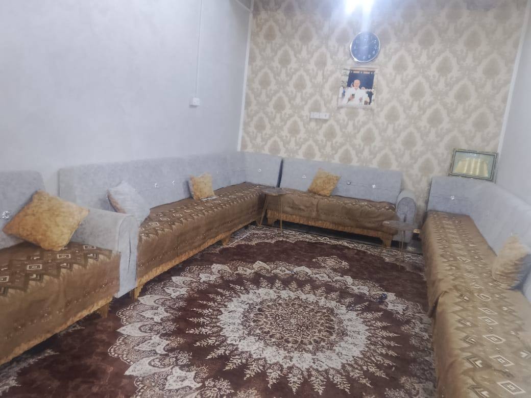 بيت البيع مساحه 125طابقين بحي الأمين يم سواق روف وال عنده الاستفسار يتصل على الرقم ***********
