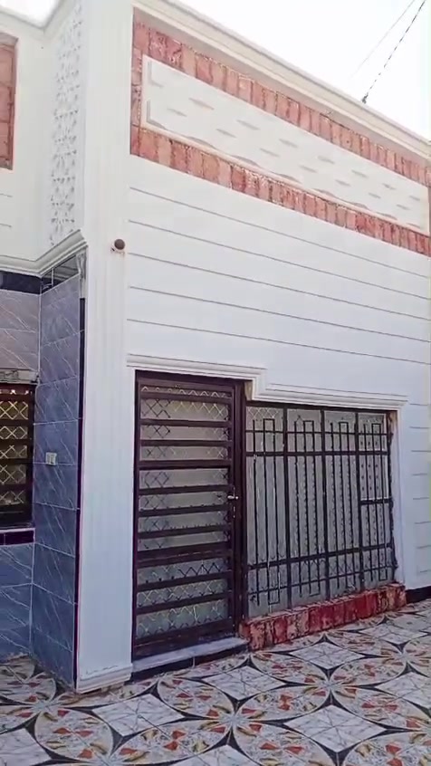 السلام عليكم بيت للبيع طابو صرف البيت متكون من ستقبال وصالة وقرفة نوم وصحيات ومطبخ ولقاط الثاني قرفتين العنون حي الموضفين مساحت البيت 145 م الاستفسار على الرقم ***********
