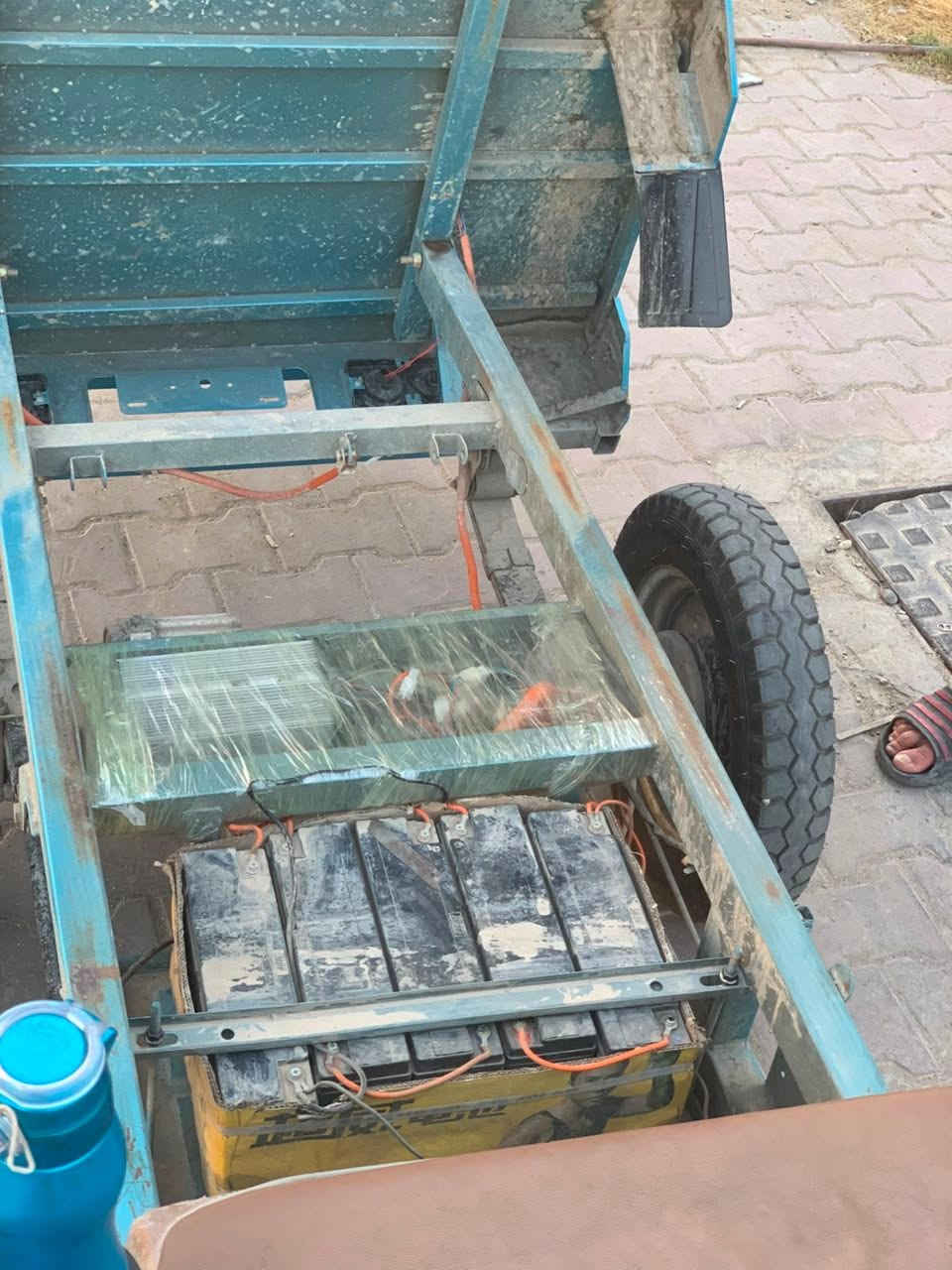 السلام عليكم 

ستوته شحن موديل 25 كهربائي شغاله 

شاشه كترونيه  ستوته من شركت المصطفى اوراقهة اصوليه خمس بطاريات 
تجي وياهة هداية زنجيلين حديد واحد كبير ولثاني وسط + 2 قفالة 
كبار اصليات + استان تلفون اصلي 

الستوته ما ماشيه هواي مشيهه حلو وبيهة دفع ثلاثي تعبرلك اي نكرة 
الستوتة كفاله عامه

السعر:1100وبيهه مجال الطيبين حك الجية 

العنوان : بغداد الشعب حي الجزائر

رقم الهاتف: ***********
