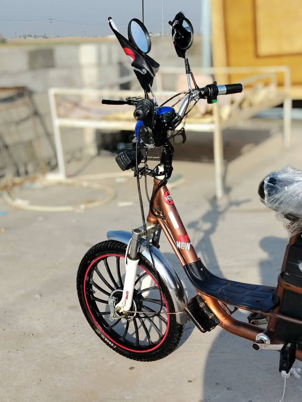 سلام عليكم بايسكل شحن للبيع بطاريات جدد مشدودات تواير جدد جوابه جدد البايسكل نضيف  العين شاحنه اصليه ويا بسعر مناسب ويرهم قساط ***********
***********
