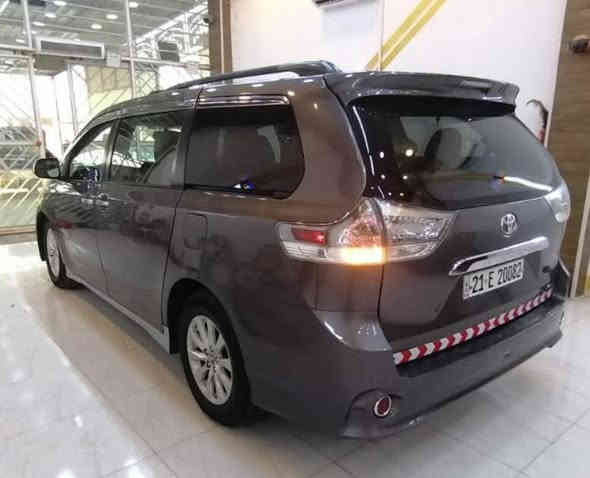 السلام عليكم ورحمة الله
تويوتا سينا  2017  للبيع او مراوس
محرك v6
ماشية 249 كيلومتر 
مواصفات se. فول للأخير 
تحكم ستيرن فتحة سقف ،،،كوشنات امامي كهرباء وهيتر 
صندوق كهرباء شفط  وبابين خلفي سلايت
تبريد مركزي   وباقي الموصفات المعروفة  
***  بدون صبغ بيهة جاملغين امامي وبونيد مبدلات بلاد نفس اللون سيارة نضيفة واحلة من الصَور كاملة للأخير بدون اي نواقص متحتاج اي مصرف ،،رقم سليمانية مميز الجديد ،،شرط وكالة وتحويل
كيرك ومحرك بشرط  
مكاني خانقين معرض الحمدى السعر  220 وبي مجال 
للأستفسار اكثر الاتصال
*********** 
*********** خناقين
