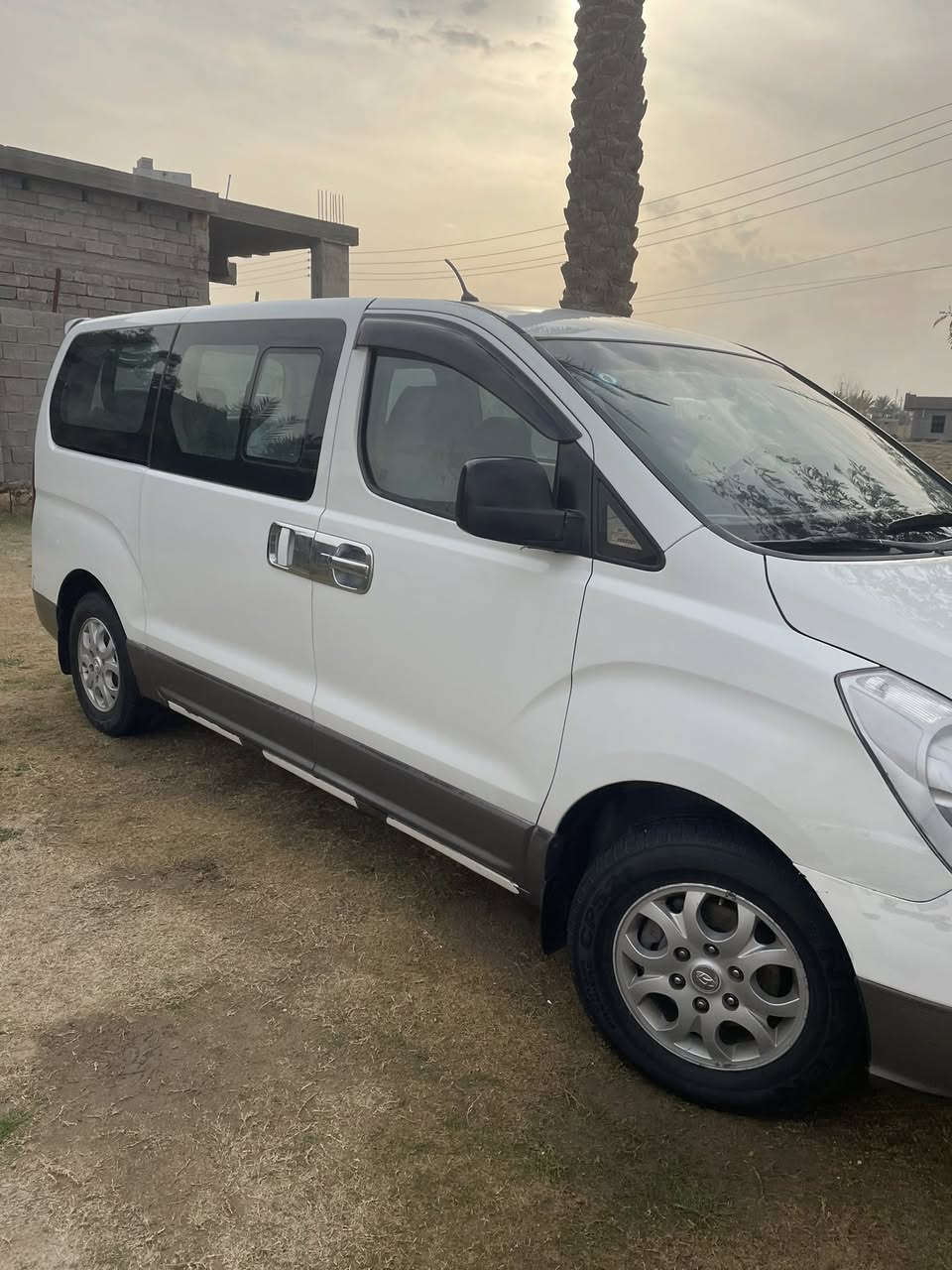 السلام عليكم استاركس.  موديل 12. 

السياره تخبل كدامكم بيه ضربه بل جاملغ الخلفي موضح بل صوره. والباقي مكفوله  محرك يبخر بدون تنقيص.  مكان سياره الانبار  الرمادي.  السعر 165. رقم الهاتف ***********
