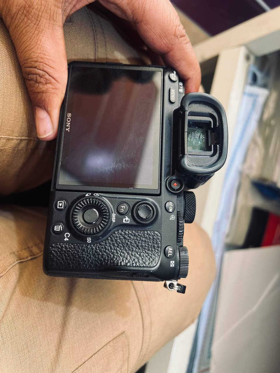 كاميرا سوني الغنية عن التعريف
A7iii  نضافه ١٠٠ ٪ 
شتر ٢٠ الف 
السعر مليون و ٣٦٥ الف 
***********
***********
