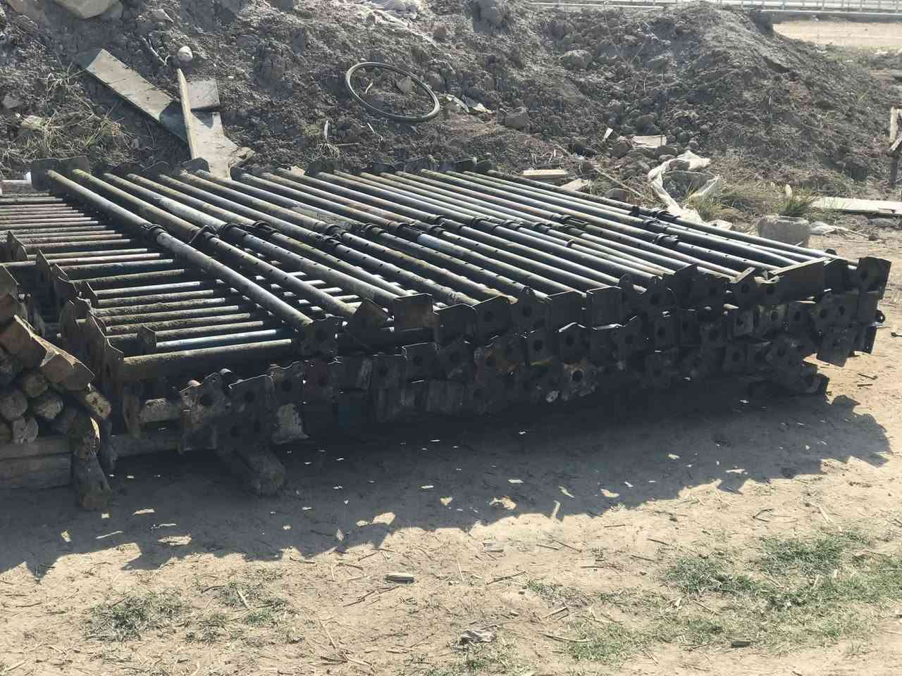 جكات للبيع العدد 144       /4متر حاضن +عجمان سن خشن وزن ثقيل       مكان حله  ‏‪***********‬‏
