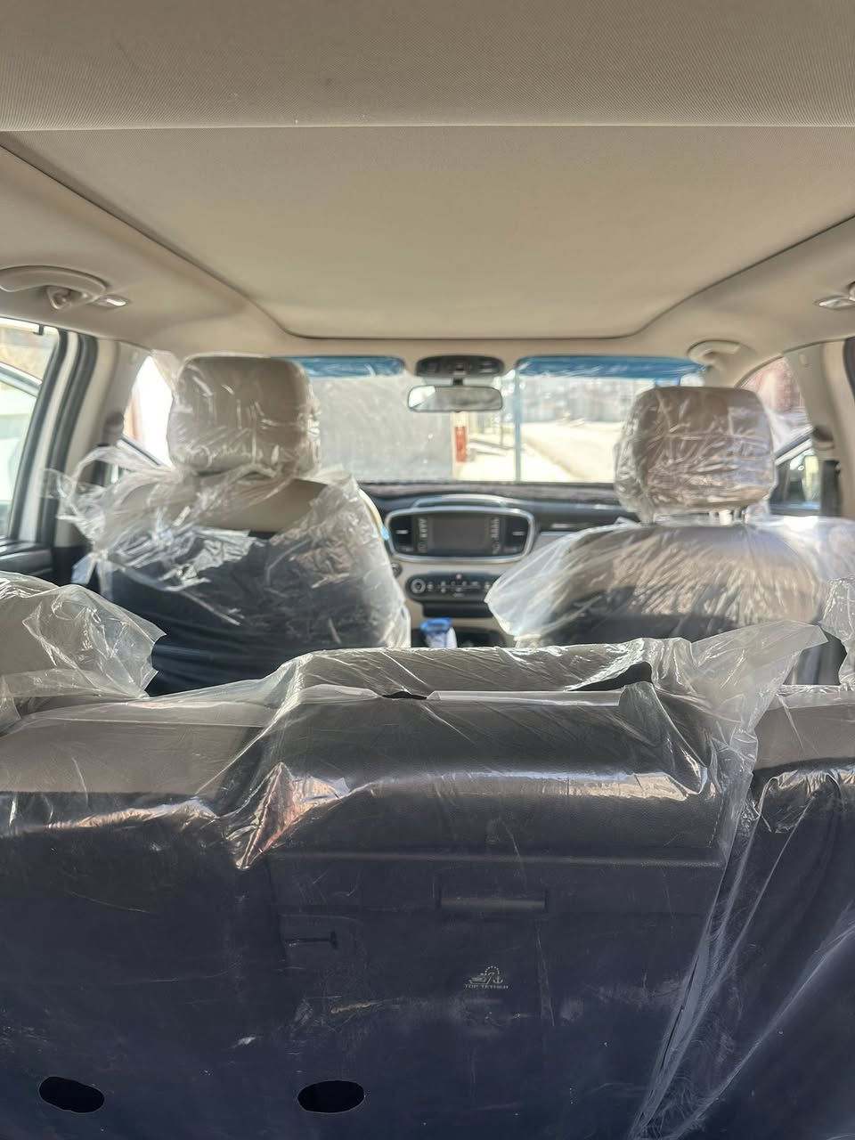 السلام عليكم
سورنتو 2018 مكفوله من الصبغ بيه بارد جدا بسيط خشم البنيد من الشراء ماشيه 144

مواصفات 

1فور ويل. بانوراما. سته سلندر. سبعه راكب جلد. بصمه. هاند بريك بصمه. ترحيب.  مرايا شفط. جنطه كهرباء ذكيه. بردات. تايرات كومهو مال الشركه صدر جديد سياره حلوه مال جنايه السعر 235وبيها مجال بسيط السياره بأسمي المكان الفلوجه ه ***********
