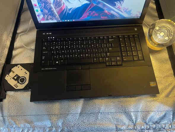 هاي النسخة كلش نادرة  
مثالية بمعنى الكلمة للناس الي تريد اداء  قوي بسعر مناسب 

🎯 *Dell Precision M6800 – محطة العمل المتكاملة*  

🧠 المعالج: Intel Core i7-4930MX  
⚡ الرام: 16GB DDR3  
💾 التخزين: 512GB SSD  
💽 مشغل أقراص DVD  
🎮 كرت شاشة: NVIDIA Quadro K5100M – 8GB  
📺 الشاشة: 17.3" FHD  

✅ يشغل:  
- برامج التصميم الهندسي الثقيلة (AutoCAD, SolidWorks)  
- برامج المونتاج والجرافيك (Premiere Pro, After Effects)  
- ألعاب قوية بدقة متوسطة إلى عالية  

جهاز مخصص للمهنيين واللي يريدون أداء قوي بسعر منطقي.

350 الف

اذا هاي ميزانيتك هاي احسن لابتوب ممكن تحصله والوحيد كارت شاشة ٨ كيكا خارجي k5100

اطلب الان  ***********
السعر غير قابل للتفاوض أربيل
