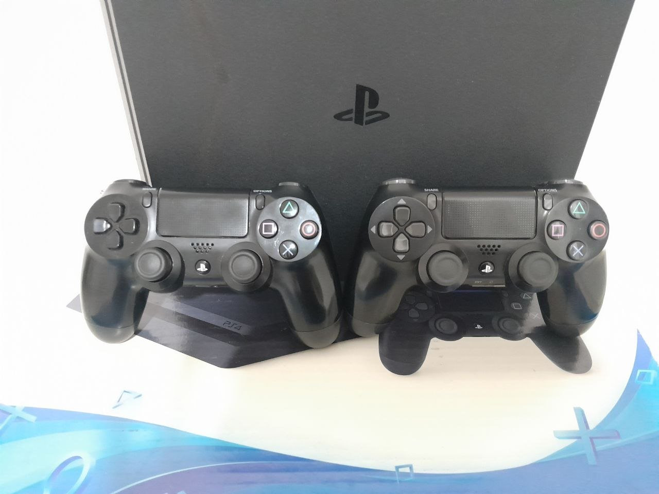 يرجى قراءة الإعلان بالكامل قبل الاتصال أو المراسلة.
🎮 Sony PlayStation 4 Slim
إصدار: اليابان (Japan)
السعة: 500GB
الحالة: مهكر (Jailbreak)
إصدار النظام: 12.52
حالة الجهاز: جيدة جداً
نسبة النظافة: 95%
📦 الملحقات:
كرتون الجهاز الأصلي
كيبل HDMI
كيبل الكهرباء (Power Cable)
كيبل شحن
🎮 أذرع التحكم (عدد 2 أصلية):
يد واحدة تعمل بشكل ممتاز 100% دون أي مشاكل.
اليد الثانية تحتاج إلى إصلاح IC الشحن.
💿 أقراص الجيلبريك:
عدد 2
🎮 الألعاب (أقراص):
Marvel’s Spider-Man (Game of the Year Edition)
Horizon Zero Dawn – Complete Edition
Grand Theft Auto V – Premium Edition
🎮 الألعاب المثبتة على الجهاز:
The Last of Us Remastered
The Last of Us Part II
Days Gone
Resident Evil Village
God of War III Remastered
Detroit: Become Human
💰 السعر: 380,000 دينار عراقي (نهائي وغير قابل للتفاوض).
🚚 لا يوجد توصيل.
📍 الموقع: الموصل
📞 رقم الهاتف: 0773324950 موصل, نينوى


**إذا كنت صاحب هذا الإعلان وتريد حذفه لأي سبب، رجاءا أرسل رسالة إلى الدعم الفني**