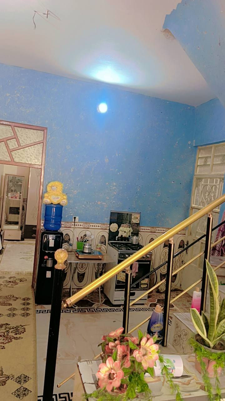 دار للبيع حي الكوفه مقابل البنزين خانه 100 متر السعر 60 للاستفسار الاتصال على الرقم *********** غير متواجد على نت
