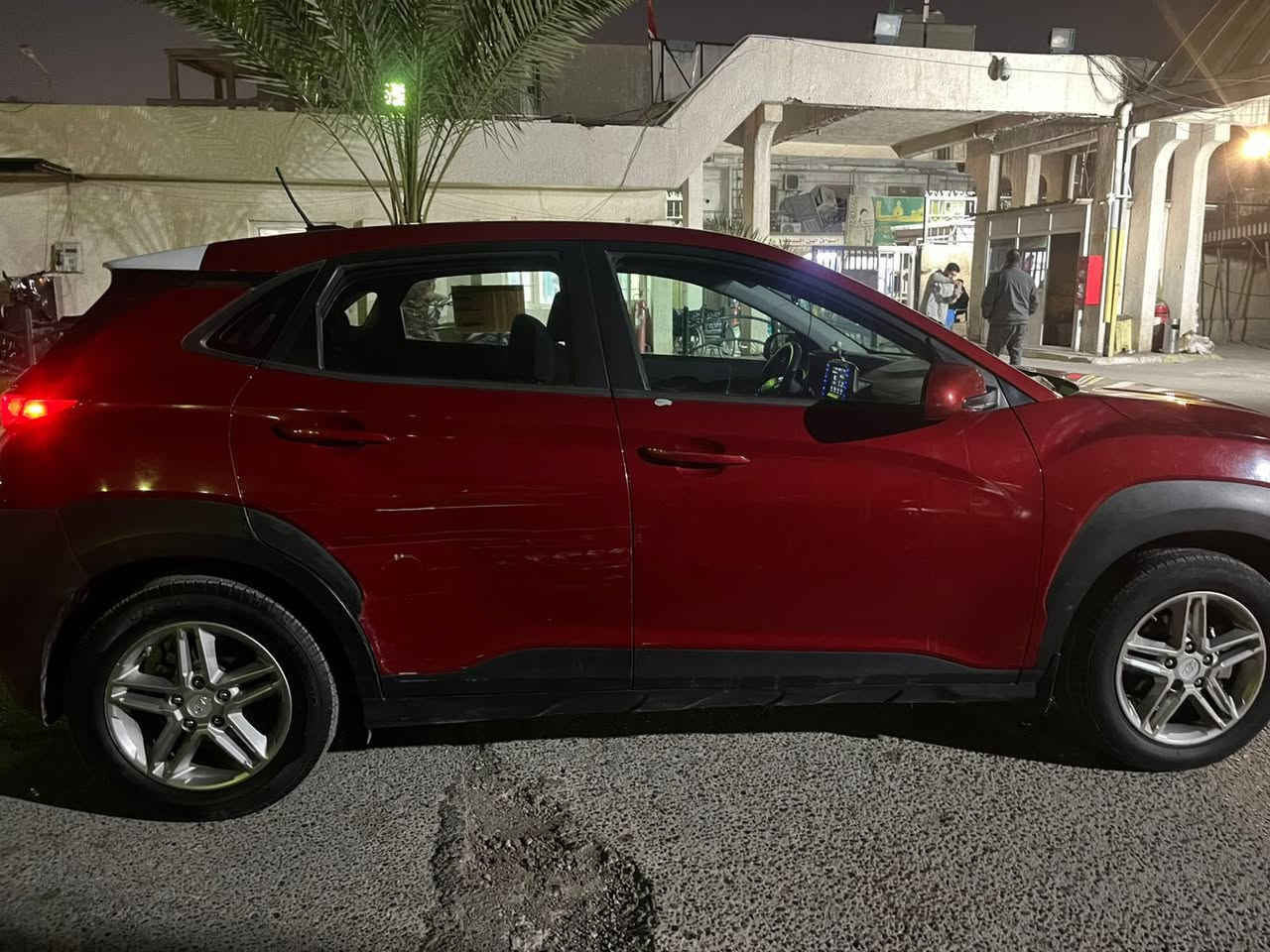 Kona 2018 
مواصفات عاديه 
شاشه وكامره وحساسات 
ماشيه 101 ميل 
وارد امريكي ضرر قبق الجنطه بيه رصعه موضح بالصوره 
بيها تكردح بالباب الايمن شي بسيط 
وكله موضح بالصوره 
مكانها بغداد / الاعلام 

سعرها ١٣٥  

للتواصل ***********
