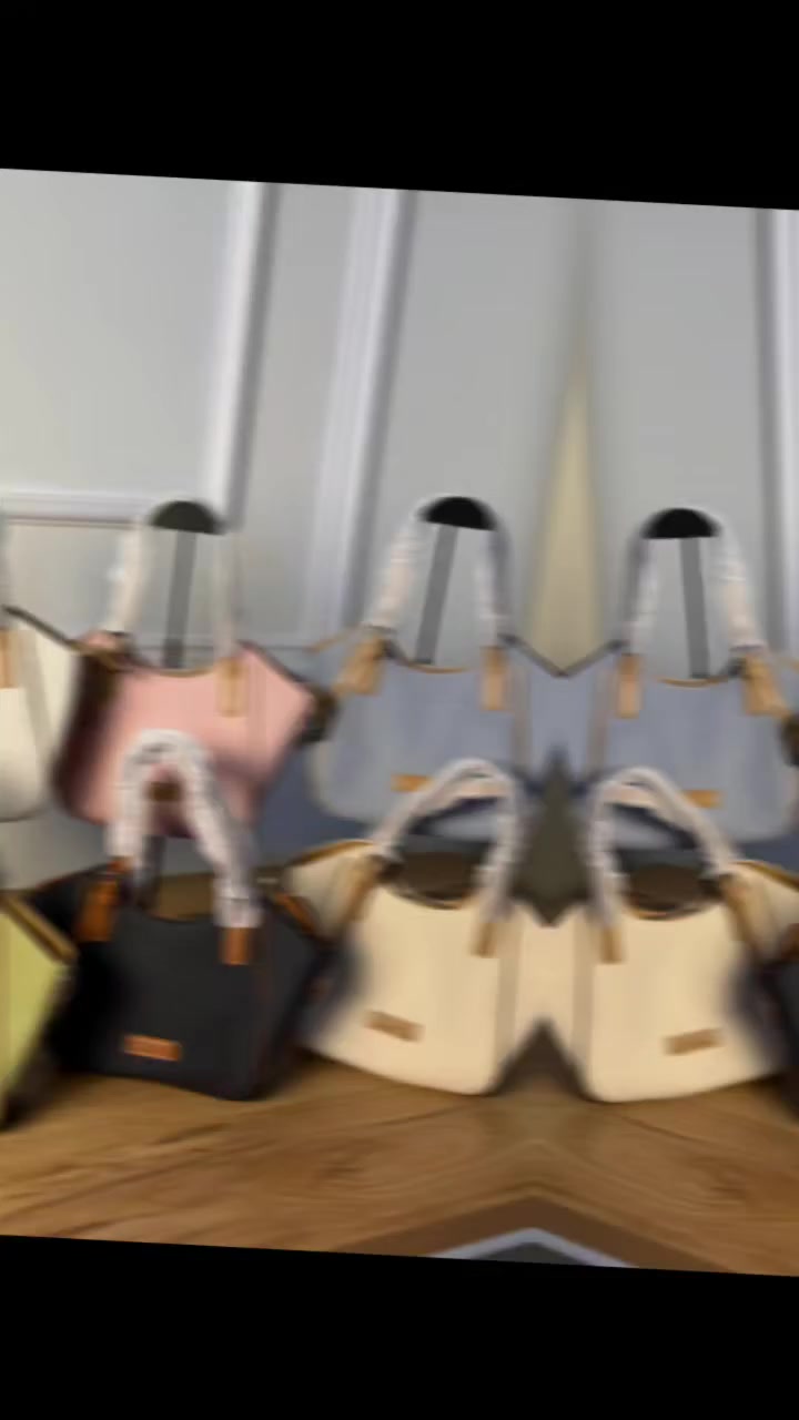 دلع محلك وزبائنك بموديلات العيد 😍
حقائب ماستر كوالتي بجودة عالية وتصاميم أنيقة تناسب كل الأذواق 👜
✔️ خامة ممتازة
✔️ موديلات عصرية
✔️ مناسبة للاستخدام اليومي والمناسبات
الكمية محدودة سارعوا بالحجز!


**إذا كنت صاحب هذا الإعلان وتريد حذفه لأي سبب، رجاءا أرسل رسالة إلى الدعم الفني**