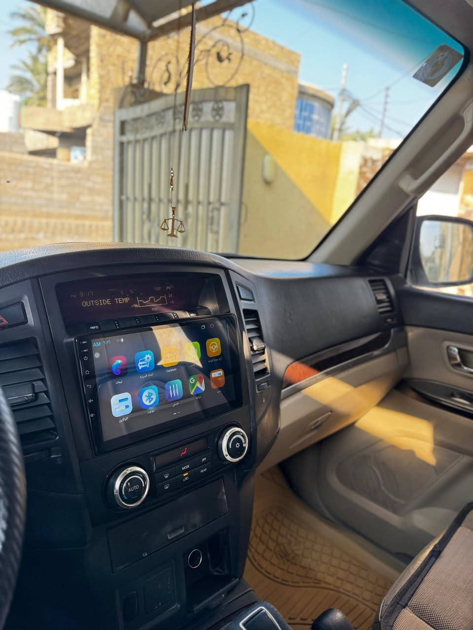 باجيرو 2014فول مواصفات تحكم سترين 3جهات تبريد 3قطع ثلاجه كشنات كهرباء جلد فتحه سقف مكفوله من الصبغ والضربه برغي مامفتوح بيها على وضع الشركه السعر 169رفم وات ساب ***********
