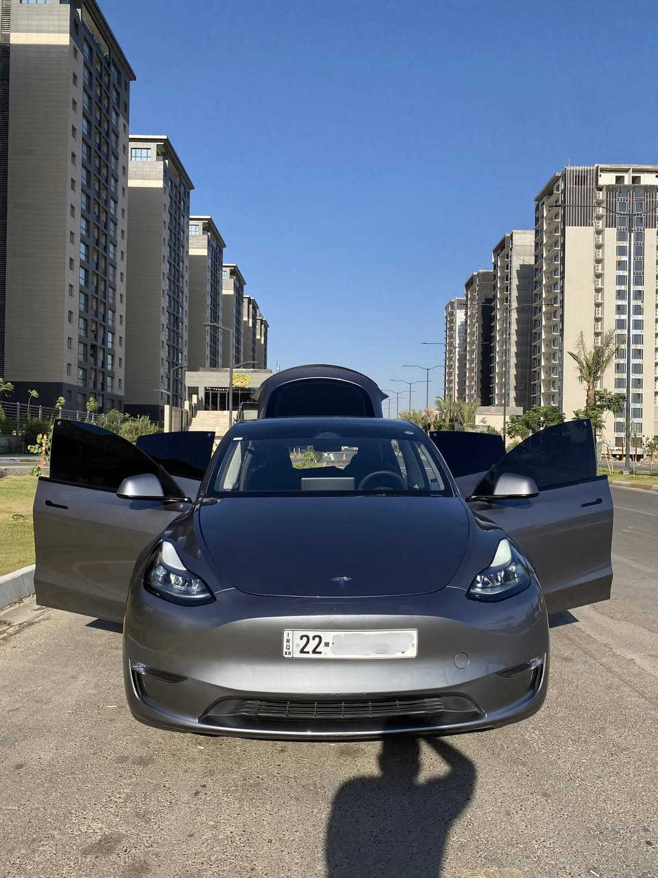 تسلا Model Y Performance 2025 ⚡
▪️ قوة 510 حصان
▪️ تمشي 430 كيلو بالشحنة
▪️ اللون سلفر الجديد / داخلية سوداء
▪️ رقم أربيل
▪️ كتاب رسمي تضليل 80%
▪️ ماشية 14 ألف ميل فقط
▪️ مربوطة Phone Key على تطبيق Tesla الرسمي
▪️ اونلاين Online وتستقبل التحديثات الرسمية بشكل طبيعي ✅
▪️ آخر تحديث رسمي مثبت ✅
▪️بايرو فيوز Pyro Fuse سليم ✅
▪️ ايرباكات Airbags سليمة ✅
▪️ بدون دواخل نهائياً ✅✅
▪️ شواصي و لغود سليمة تماما ✅
▪️ بطارية وماطورات سليمة 💯 
▪️ سيارة جديدة بالكامل ▪️ 

الملاحظات:
▪️ جاملغ مبدل اصلي ومصبوغ مطابق 100%
▪️ صبغ بسيط بربع التكمة 
▪️ يحتاج pdr  بباب السائق الخلفي ينزل من سعر السيارة 

السيارة جاهزة للفحص بأي مكان 
للتواصل: ***********  متوفر واتساب ✅
المكان بغداد حي الجهاد . 🛑
