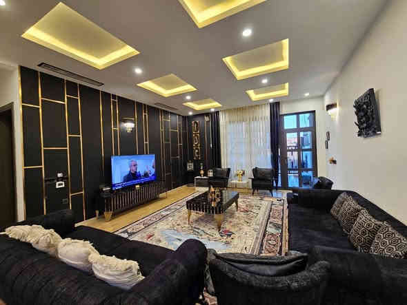 🔹شركة  #ViewVilla  للعقارات 
🔸سند طابو يتسجل بإسم اي عراقي

للبيع أربيل- منطقة هاواری شار 

▫️٢٣٠ متر 
▫️قریب شارع کویە
▫️٥ نوم 
▫️٣ حمام
▫️مکنسة کهربائة مرکزیة
▫️سیستم شوفاج
▫️ارضية پاركيت
▫️کاونتر مع بیت

➖السعر 18 شدة ونص

السعر والتفاصيل كاملة بالرابط
☣️لدينا عروض تناسبك انظموا معنا على التلگرام 👇
https://t.me/viewvilla70

للتواصل 📞
***********
***********
