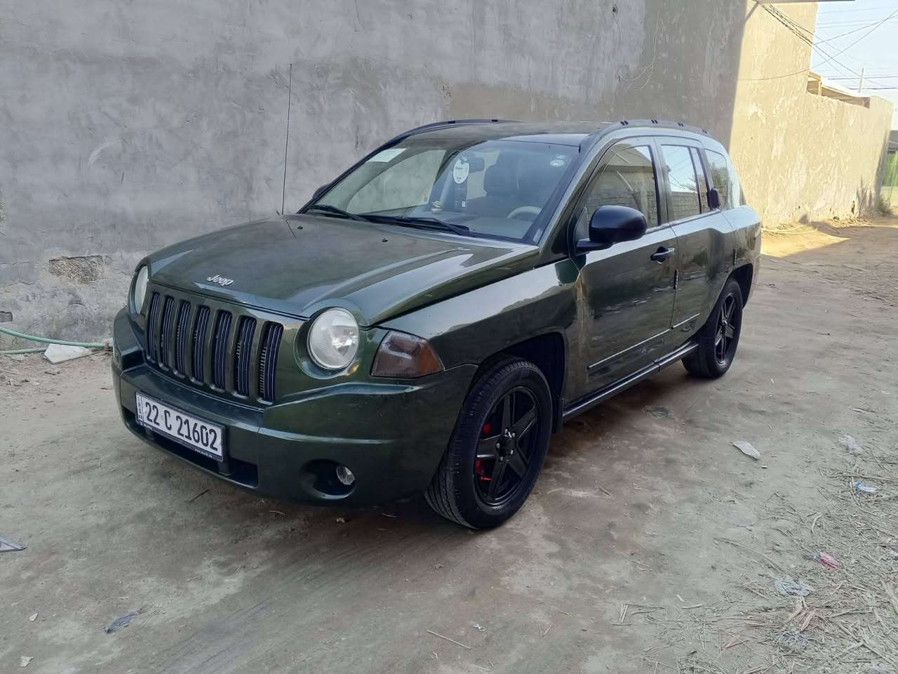 السلام عليكم. جيب كمباس 2007 رقم أربيل انكليزي تريد وكاله تريد تحويل سياره بدون حادث وبدون دكه جاكوج مكفوله من الظربه والبارد مصبوغه حزام جماليه.فور ويل 4x4 مكينة وكير حاويه بلاد مكينه 2400 VVT  دوش بانزين عادي. تبريد ثلج. تدفئة تخم تاير. حداديه خلفي وامامي شرط كله جديد كهربائيات كله شغاله شاشه كامره كزوز رياظي داخل لونين مطخمات صوت بلادي شركه دمام عدد 3 بلجنطه كشنات خلفيه قلاب السعر  (78$) مكاني ديوانيه للإستفسار اكثر اتصل على الرقم ***********
