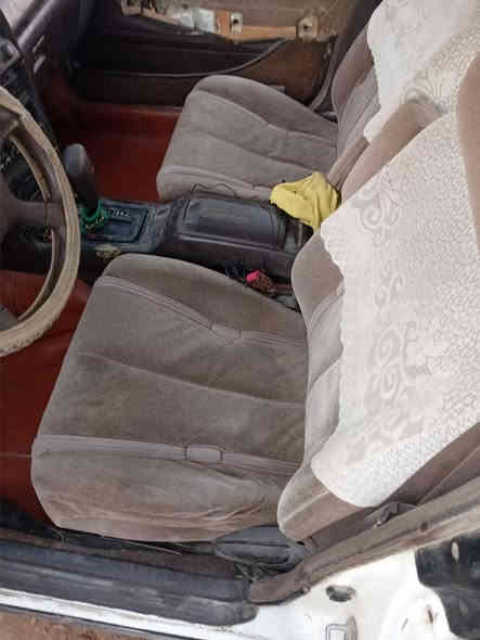 السلام عليكم  سيارة مارك للبيع 
محرك ونجي كير جديد تبريد ثلج  حداديه زينه جهة اليسار كامله مبدلها كلها راديتر جديده كهربائيات كلها شغاله سياره جاهزه ترايك وين متريد سعرها ٣٥ وبيها مجال سنويه نهاية ٢٦ ياله تنفذ ***********
