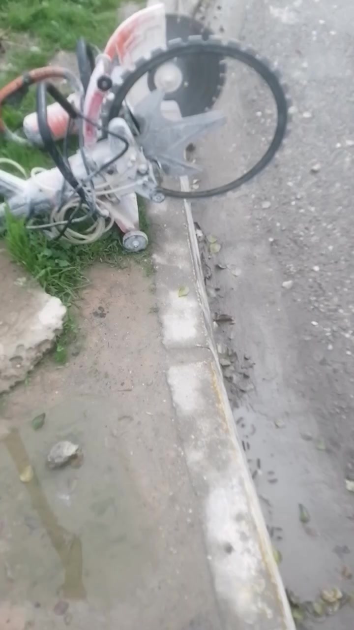 قص الجدران والسقوف الكونكريتيه بل كوسره كتر بدون ارتجاج قرص 40 سم وتفليش وتنقير الجص والأسمنت وقلع السيراميك الأارضي الجداري وهدم وتفليش الجدران *********** حالين في بغداد
