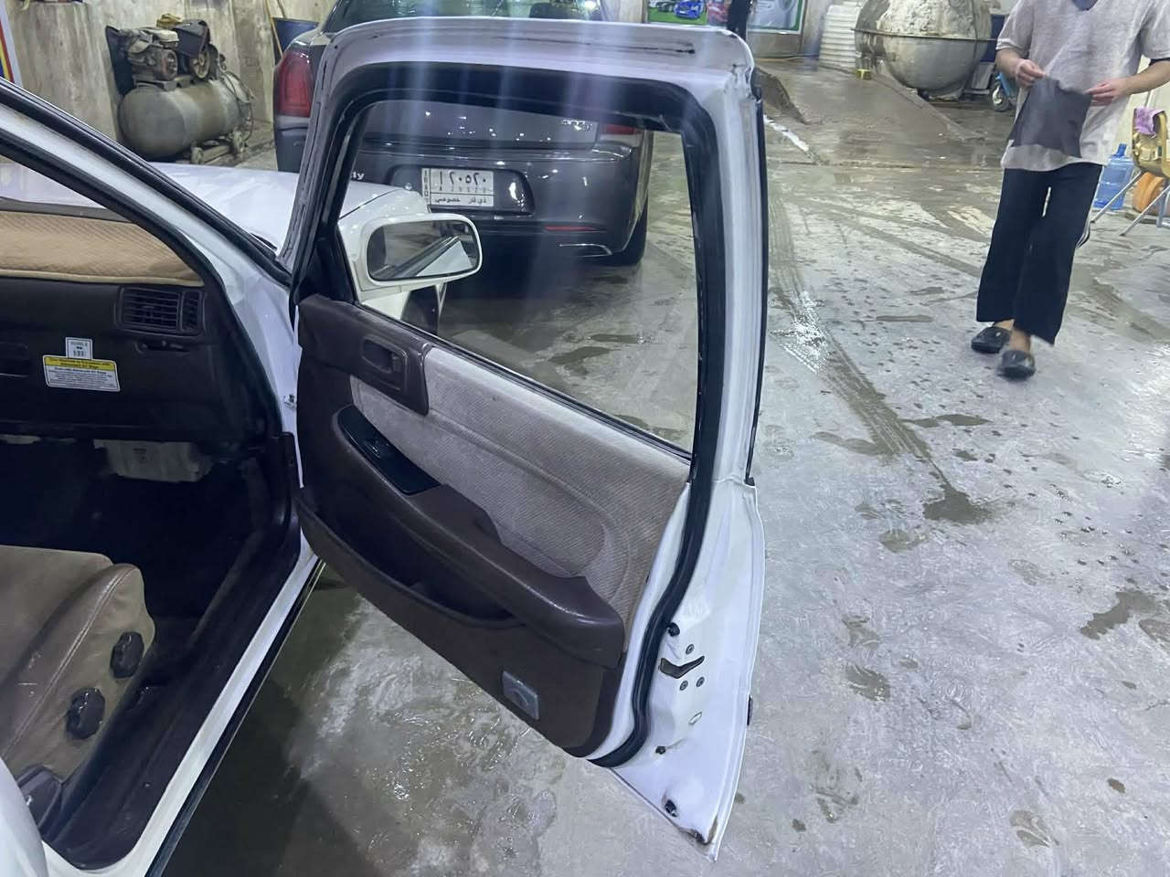 السلام عليكم سياره البيع كرسته موديل 91سياره مكفله من كلشي كصه نقل جثمانه مكنه وكير ونجي خير من الله تبريد ويه السويج رقم سياره نكلزي ون ما جن تدور سعر 65رقم الهتف ‏‪***********‬‏
