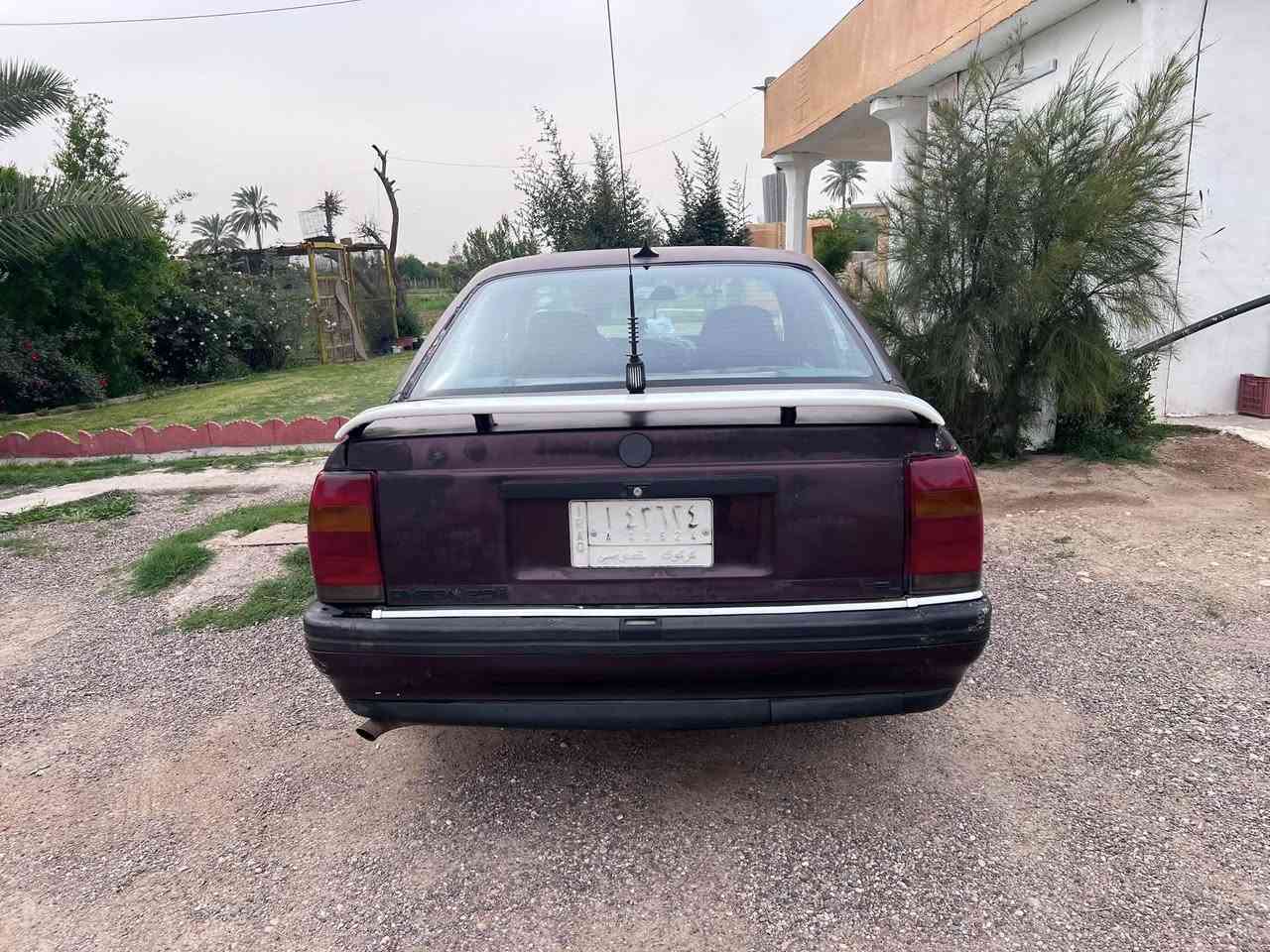 السلام عليكم للبيع اوبل اوميكا حجم 20 موديل 92 گير محرك شرط گير عادي تخم تاير جديد صدر امامي جديد رقم كركوك شرط التحويل مكان السياره قضاء العلم 
السعر 28 $ ورقه وبيها مجال قليل 
***********
