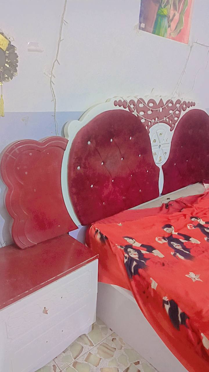 خشب لبيع هو كنتور كامل عزه ترتيب 150وبيه مجال بصيط وحاب ينتصل ***********
