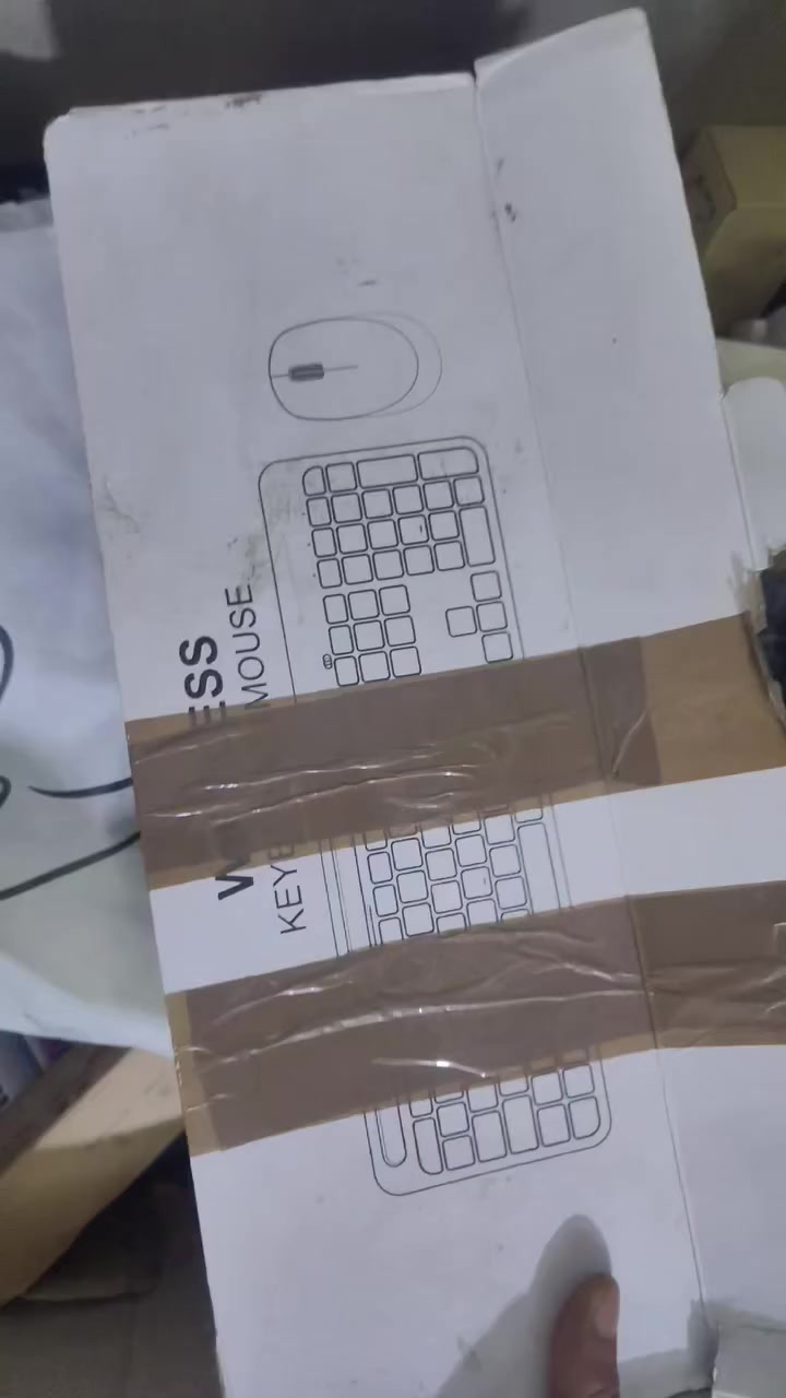 شلعة متكونة من 120 الى 125 قطعة بهذة الشكل الغراض البيهة مرتبة نظام البيع فحم يبدي مزادهة من 125الف ينتهي مزادهة باجر العضر ان شاء الله الي يزاود عليهة بالتعليقات يدخلي خاص حتى اذا صارت من نصيبة اراسلة 
لحد يطب بالخاص ويكلي شكد سعرهة يم اعلى سعر ابيع اخوان


**إذا كنت صاحب هذا الإعلان وتريد حذفه لأي سبب، رجاءا أرسل رسالة إلى الدعم الفني**