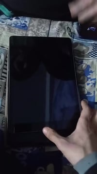 ايباد 9 ذاكرته 64 قيم وخذ جماعت ال150لا تجون كامل ملحقاته 07755067878