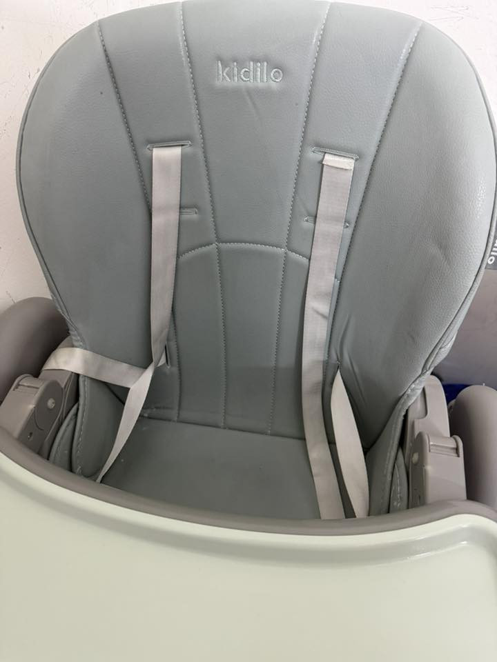 كرسي طفل من ماركة كيديلو اخو الجديد سعره ٥٠ الف الاتصال على الرقم *********** كرادة داخل
