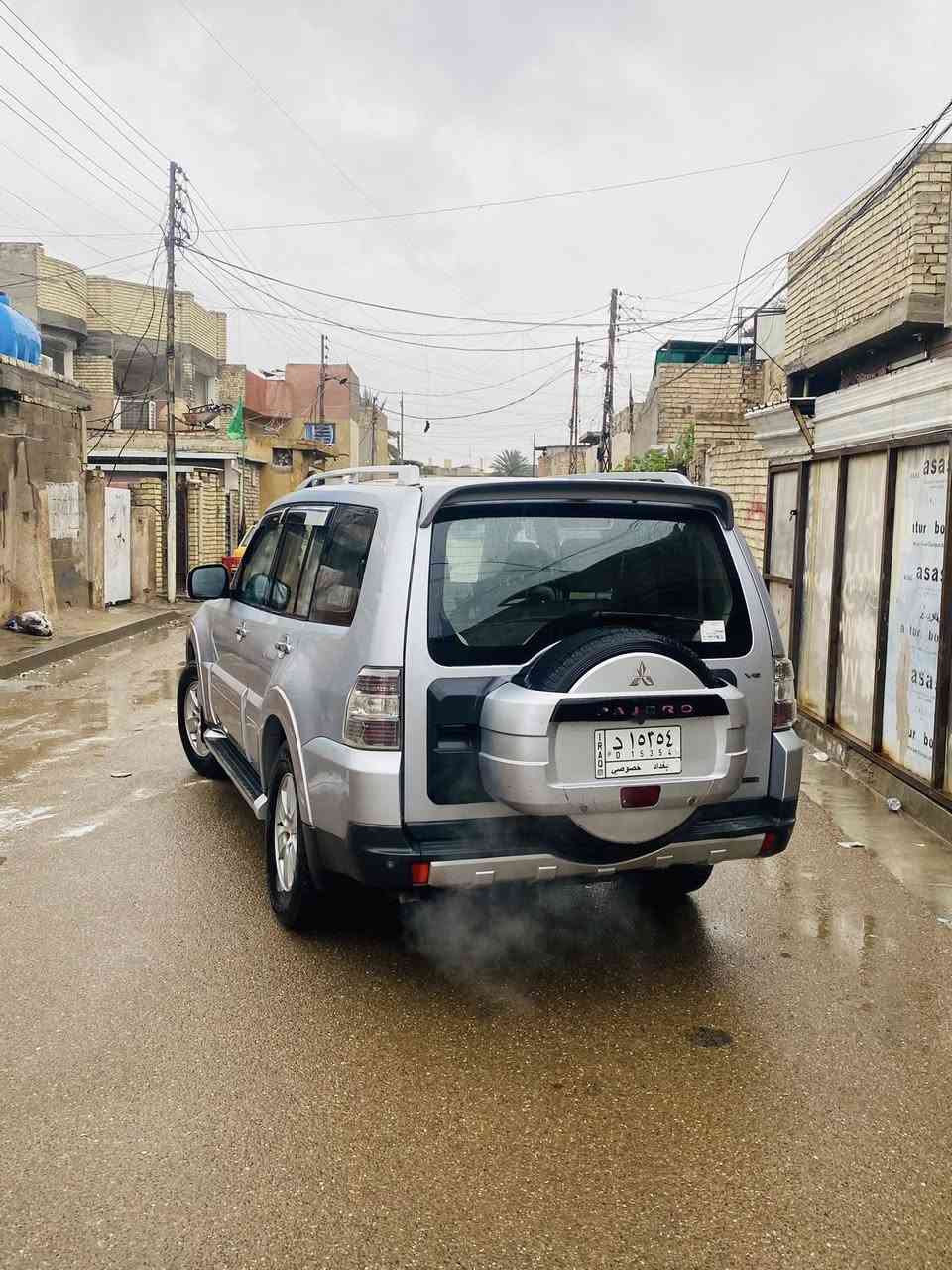 سلام عليكم ورحمة الله وبركاته
ميتسوبيشي باجيرو 2008 حبتور:
- *الحالة:* مكفولة، كفالة عامة بدون صبغ  بدون تبديل وبدون جراد قطرة جراد ما بيهه مكفوله 
- ⁠هزه جديده بهاذ الشهر بسمي تحويل ثاني يوم 

- *المحرك:*
- سعة 3.5 لتر
- 6 سلندر
- 250 حصان
- عزم دوران 329 نيوتن متر
- *ناقل الحركة:*
- أوتوماتيكي 5 سرعات
- نظام Sportronic
- *الدفع:*
- رباعي 4WD
- نظام Super Select 4WD
- *اللون:*
- سمائي (سلفر)
- *المواصفات الداخلية:*
- مقاعد جلد
- مقاعد  كهربائياً
- شاشة لمس 
- نظام صوت 10 سماعات دمام 
- مكيف هواء مزدوج ‏ثلاث قطع تبريد 
- نظام تدفئة وتبريد للمقاعد
- *المواصفات الخارجية:*
- جنوط 18 إنش
- مصابيح زينون
- مصابيح ضباب
- مرايا جانبية شفط  كهربائياً
- نظام دخول ذكي
- ⁠فتحت سقف ‏كبيرة
- *الأمان:*
- نظام ABS
- نظام EBD
- نظام ESP
- نظام تحذير من الاصطدام
هذه بعض المواصفات الأساسية،
السعر 120 وبيهه مجال مكاني بغداد الكماليه 
***********
