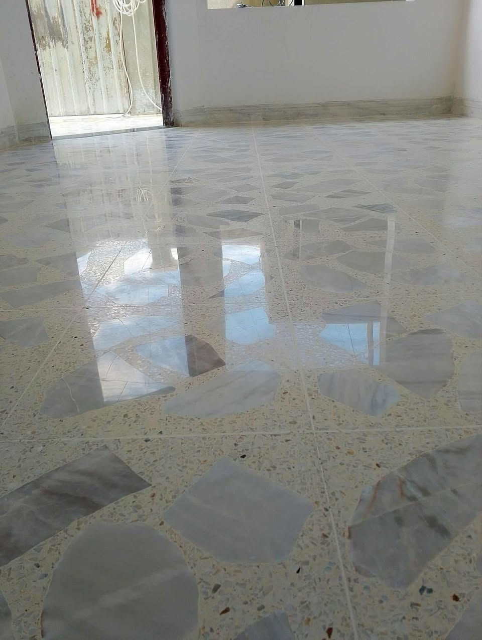 كادر مصري سيراميك وكاشي ومرمر ودرج شغل درجة اولى تسليم مهندس لتواصل ***********
