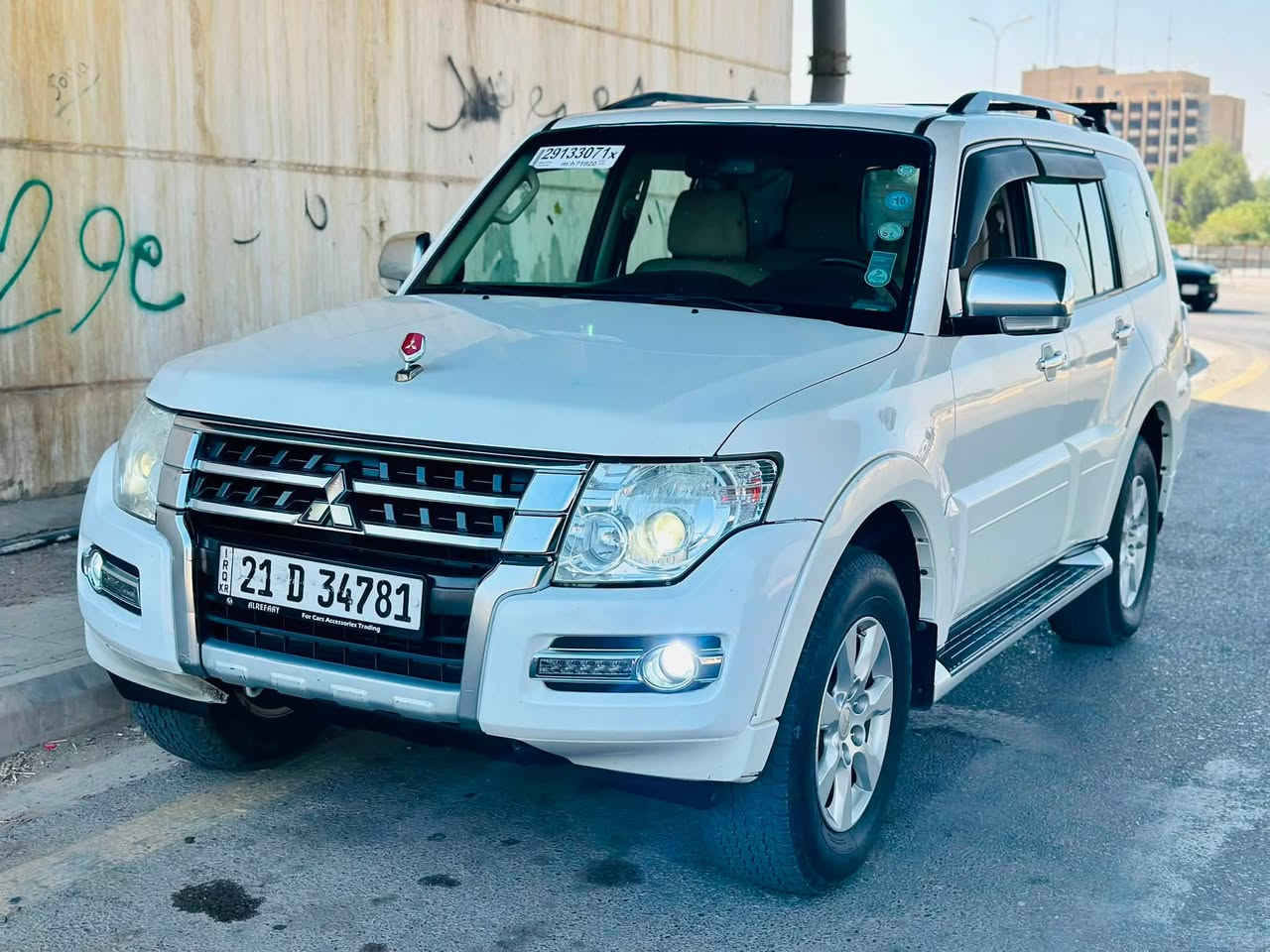 باجيرو 2018 خليجي سليمانيه باسمي ميكانيك مكفول صدر جديد تخم تاير كهربائيات كلها شغاله تبريد ثلج بيها صبغ باب الي ورا سايق اثر شخط بدون دواخل الباقي مكفوله من كلشي سعر 175 
فتحة سقف 
مري شفط 
إشارة بالمري 
مانع انزلاق 
فورويل 
تحكمات
حساسات 
شاشة
كاميرا 
7راكب 
3قطع تبريد 
جلد
6سلندر 
#تحويل_مباشر 
#العنوان_ديالى_بعقوبه 
***********
