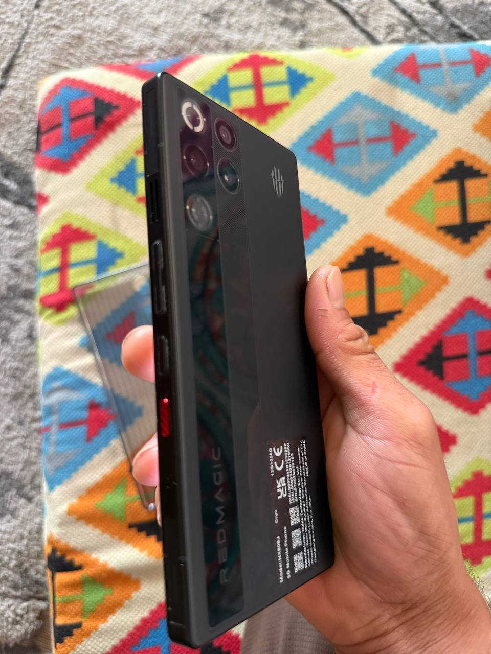 سلام عليكم ريد مجك 11برو نسخه عالميه ذاكره 256 أخذته قبل شهر من وضمانه وياه الوصل مال الشراء من الشركه تجي تفحص بيدك الجهاز كارتونه وشاحنه 80وات وصل الشراء مالته سعره 950 مكان البصره بلزبير رقمي ***********    ***********
