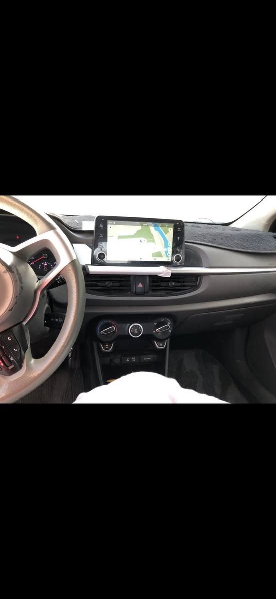 مرحبا إخوان ,,
كيا بيكانتو خليجي موديل 2020 
لون ابيض 
رقم بغداد بإسم زوجتي
ويل كب ,, جام كهرباء عدد 4
كاميرا أمامي و خلفي ,, اشاير بالمري
و حساس خلفي فقط ،، مري كهرباء و شفط
ماسحة خلفية ،، تحكمات ستيرن جهتين
ماشية 69500 كلم
شاشة اصلية حجم كبير لمس ،، سماعة سقف
اييرباك عدد 2 ،، مقاعد مخمل
GPS ,, سويج شخاطة ريمونت عدد 2
صيانة كاملة سويتلها و باتري جديد و فلاتر و دهن 
الدعامية الامامية و الخلفية بيهن ملاحظات 
السيارة بدون حادث او صبغ او تبديل او تعديل
السعر 11800 $ دولار 
بغداد الكرخ 
رقم الهاتف / ***********
تحياتي
