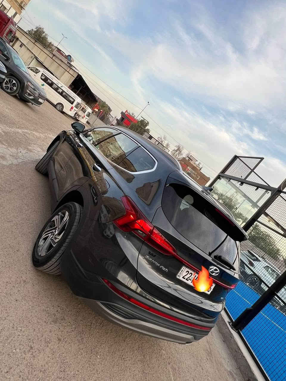 سلام عليكم سنتافيا 2023 وارد امريكي 
الحادث جداً جداً بسيط شبه كلين مكفوله من الصبغ والتبديل فقط تعديل بارد 
محرك 2500 GDI 
مواصفات 
تدفئه كشنات 
رادارات امامي خلفي جانبي 
تحتوي على 4 انظمه قيادة 
دفع رباعي 
بصمه 
تشغيل عن بعد 
كامره خلفيه 
صندوك كهرباء 
شاشه ابل كار بلي 
سياره بحاله جيده جداً 
ماشيه 45 الف كيلو 
رقم شمالي تحويل مباشر
مكان السياره بغداد الدورة 
للاستفسار ***********
