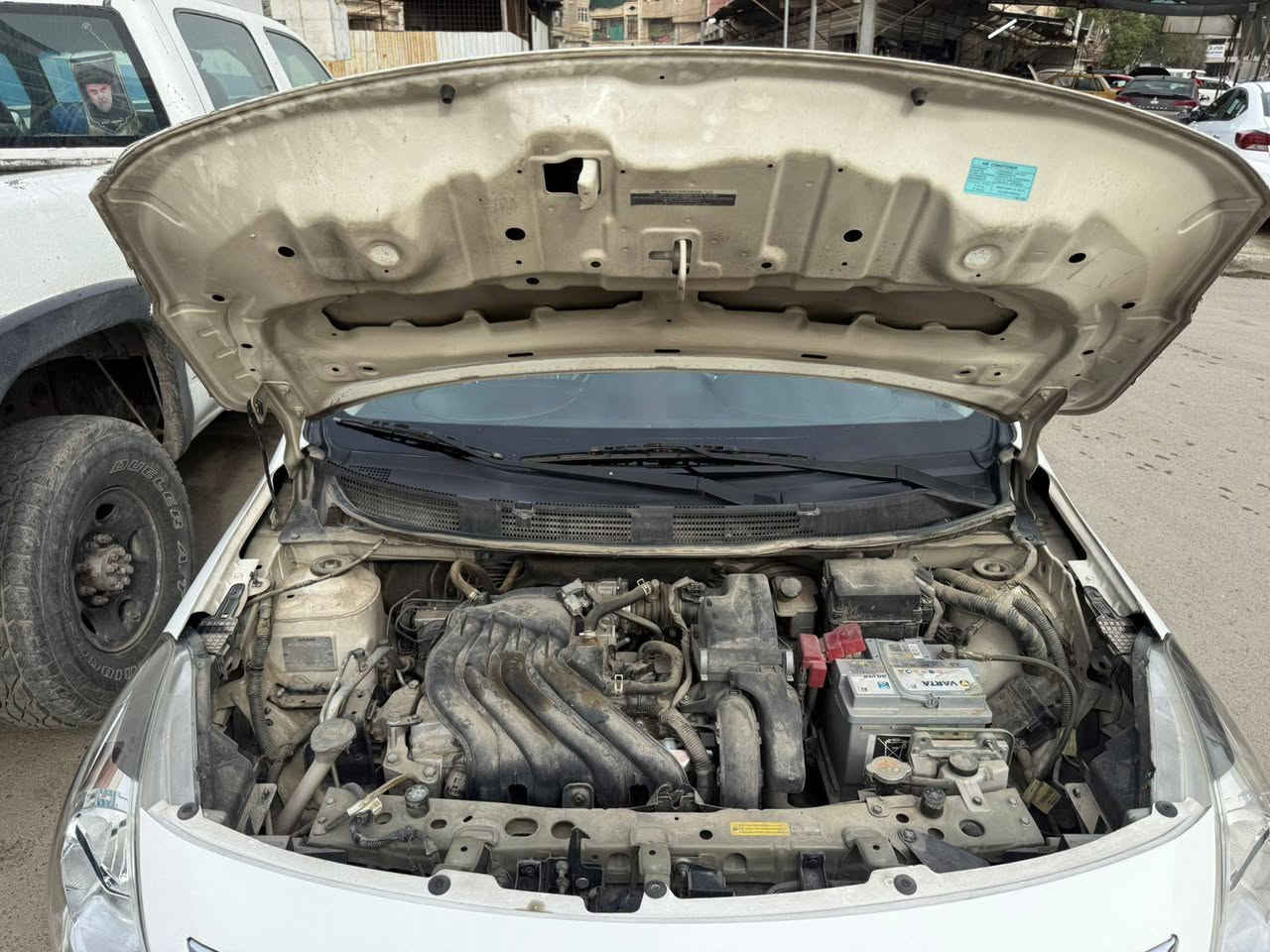 سلام عليكم نيسان سني موديل 2023 من بغداد مكفوله من طخه وصبغ كير مكينه مكفوله تخم تاير جديد سنويه 29 سعر 114 وبيه مجال بسيط بغداد حي القاهره رقم ***********
