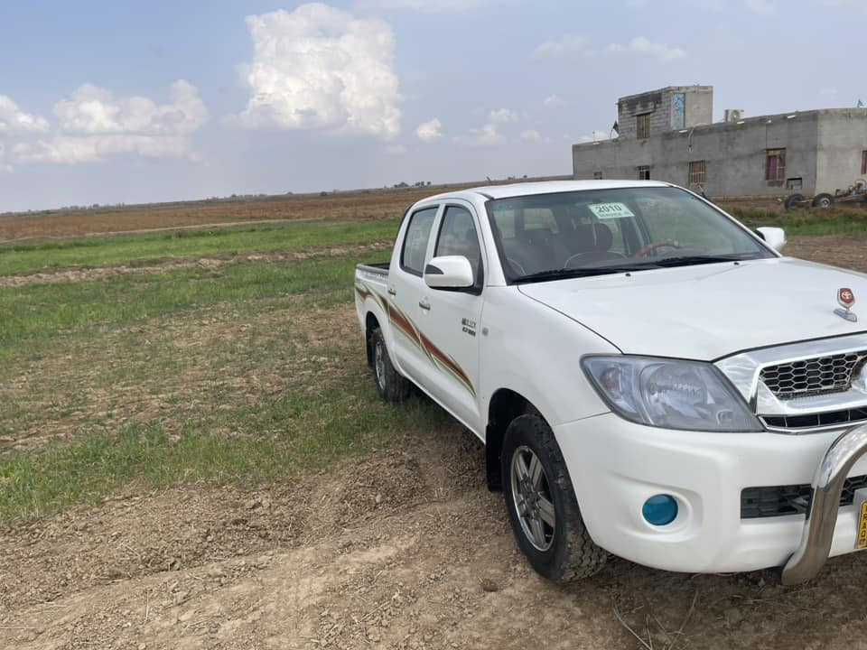 سلام عليكم فلاونزه لبيع مكفوله عام لبيع ومرؤوس موديل ٢٠١٠ شاصي ١٩ كويتي رقم بصره لماني شرط تحويل عنوان رفاعي ***********
