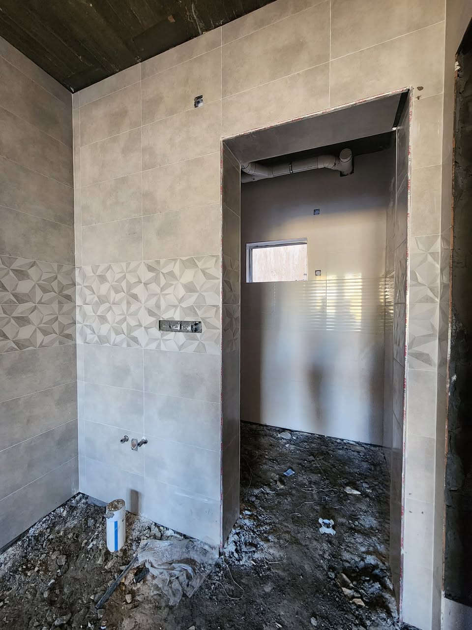 مشتمل للبيع #طابقين 👇 2026 👇
بناء طابوق - بورسلين -  تستلمه كامل 💯

✅ مساحة 104 م
✅ شارع 8 تبليط
✅ طابو زراعي 
✅ الصوفية - شارع 40 قرب القصر الأبيض 

3 غرف نوم واستقبال ومطبخ وصالة وصحيـات داخلية وخارجية وصحيات بالطابق ثاني 

للأستفسار أكثر 
*********** متوفر واتس 
مكتب التميز للعقار في قادسية الثانية قرب الحوراء
