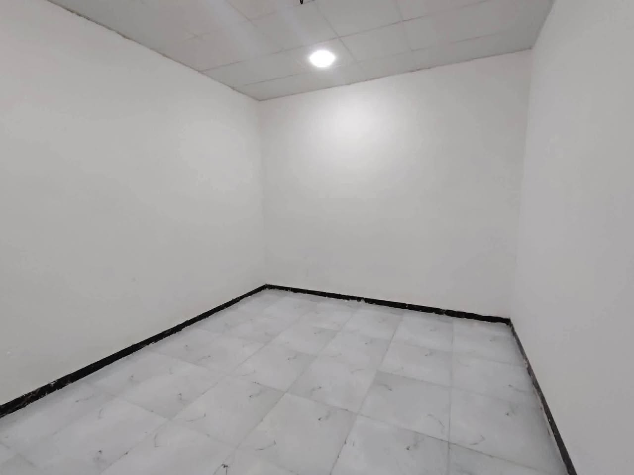 دار للبيع 🏡
 شغل نضام تركي كلش مرتب👌🏻
55 متر  #سند_25
24 #قابل_للتفاوض

غرفة/صاله/مطبخ/صحيات
مدخل/مكشوفه 
ماء/كهرباء/سوق/مدارس/تبليط #عرض_15

#ملاحضه_قرب_100م_للشارع_في_الخط_ألاول

الموقع 🏡 نجف/شارع الصب عمود 314
للتواصل
‏‪***********
