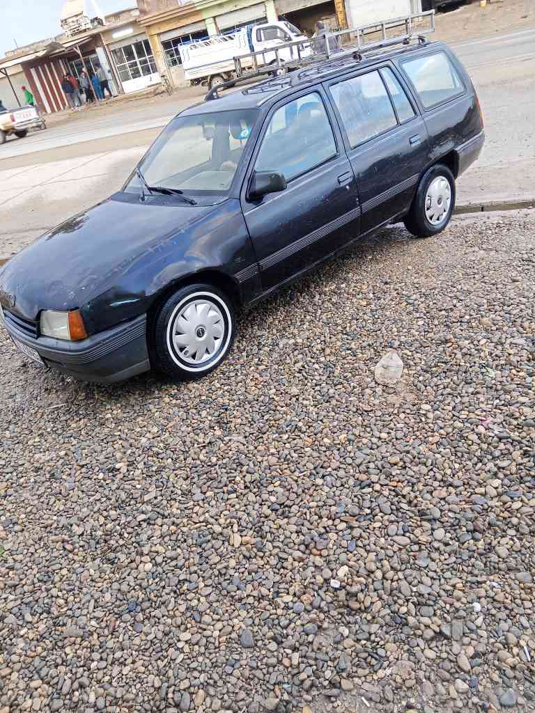 كاديت استيشن لبيع السعر $.  27 $حجم 18مكينه وكير شرط وشرط التحويل رقم جديد.     ***********
