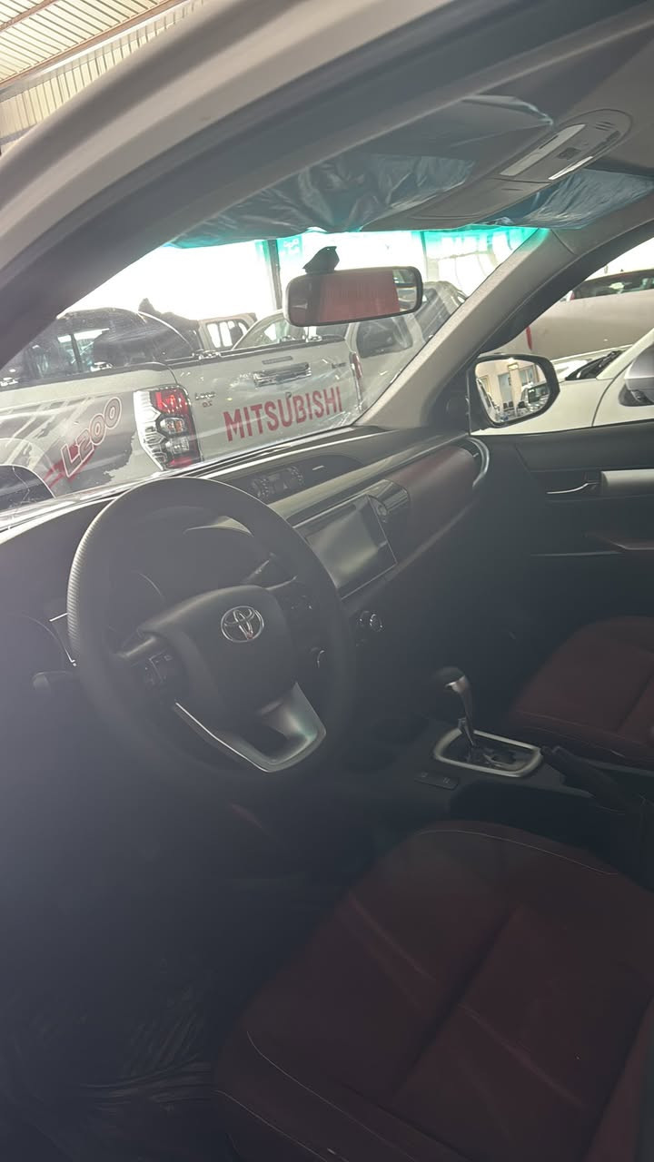 2018
كير اوتوماتيك 
مكفوله كفاله عامه 
بدون بارد بدون صبغ
سياره حلوه جديده
سنويه و هزه و فحص جديد
سعر(253$)
***********
