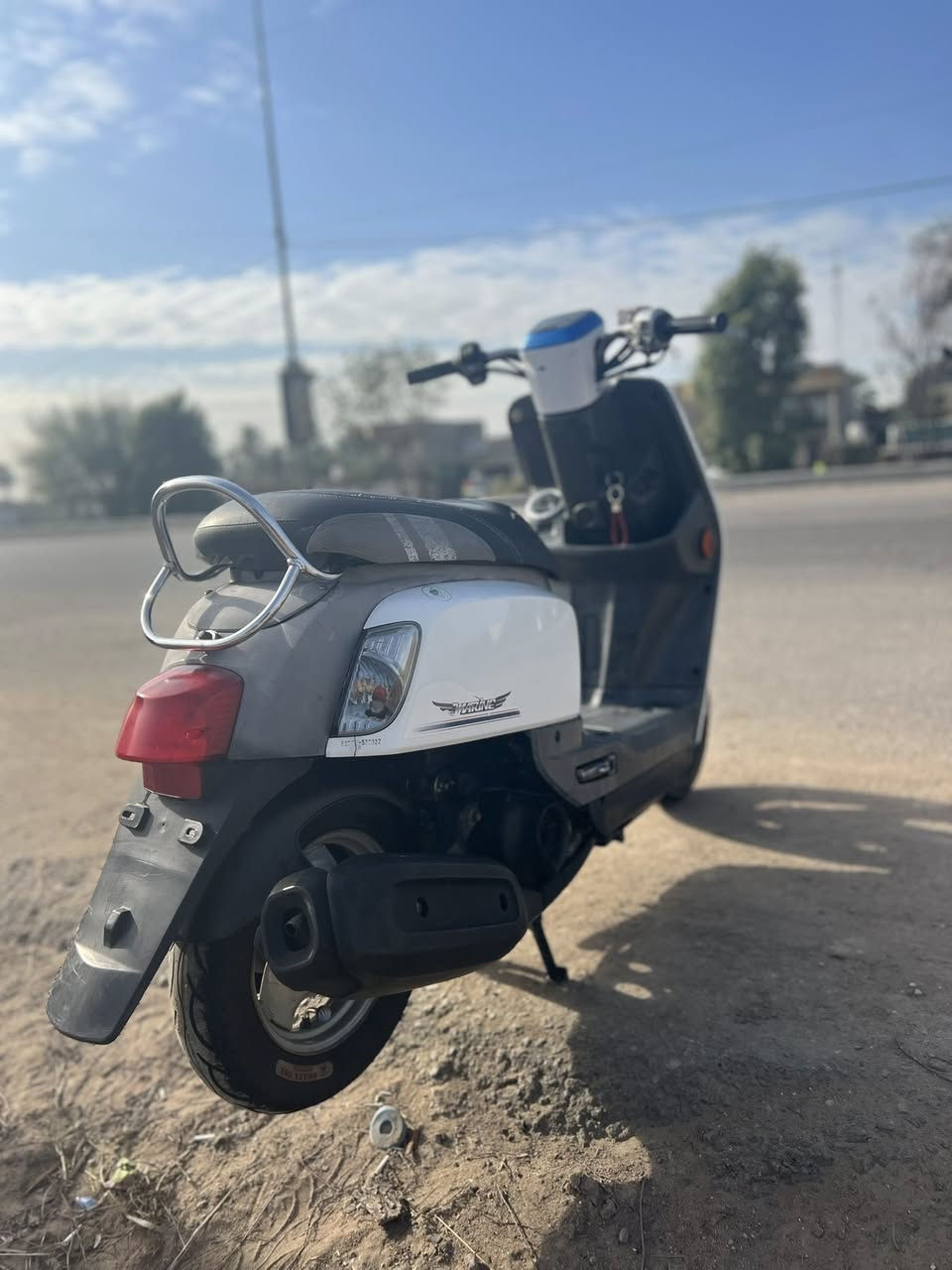 السلام عليكم بوليس مصطره للبيع موديل 2011 ختم واحد كفر ومكينه ودواخل بيها كسر بل كفر الأمامي ومصبوغ بس الكسر السعر900 وبيها مجال لاستفسار ***********
