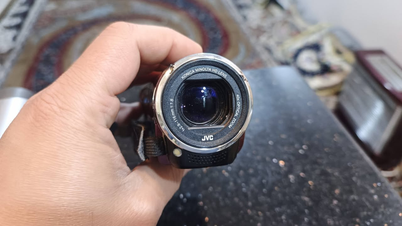 كامرات JVC رقميه شاشه لمس تاخذ رام صناعه ماليزيا، و باناسونك كاسيت 4 ملم صناعه يابانيه القطعتين شغالات (بدون ملحقات و لا شواحن). 
المهتم ينطيني سعر


**إذا كنت صاحب هذا الإعلان وتريد حذفه لأي سبب، رجاءا أرسل رسالة إلى الدعم الفني**