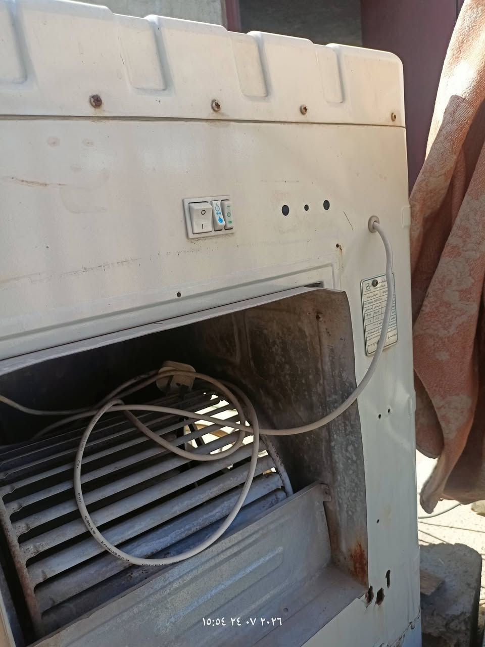 مبردة كيان حجم 2 ونص نظيفة بس ينقصها غطاس السعر 65  مكانها حي السماح 
***********
