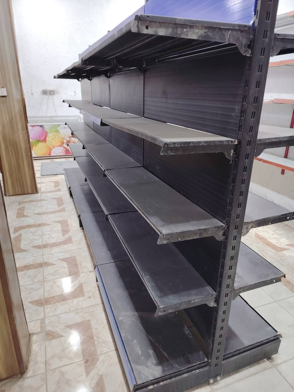 السلام عليكم
رفوف للبيع 13 متر جديدات ونضيفات استخدام قليل 
#المكان #الناصريه
#للأستفسار 
***********
