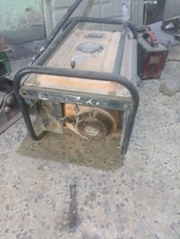 مولد نظيف عل شغل سعر ١٠٠ غير متواجد عل فيس تصال رقم مبايل 07872417977 ...