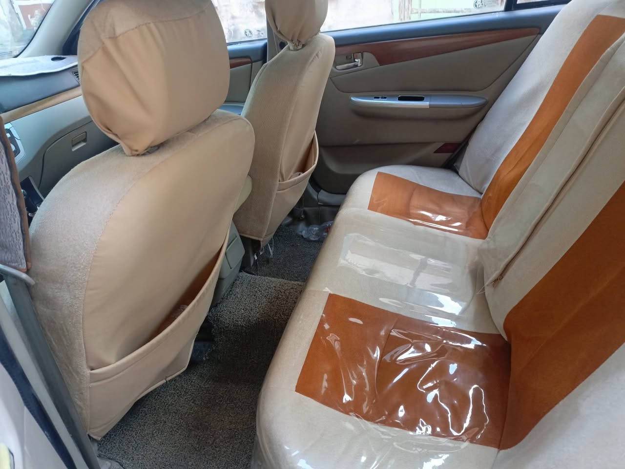 سلام عليكم للبيع سياره ليفان
سياره نظيفه احلى من الصور ✨
تبريد على السويج ❄️
تدفئه 🔥
محرك كورلا 
كير ومحرك شرط
السعرر 52قفل🔒🔒
للاستفسار الرقم ***********
