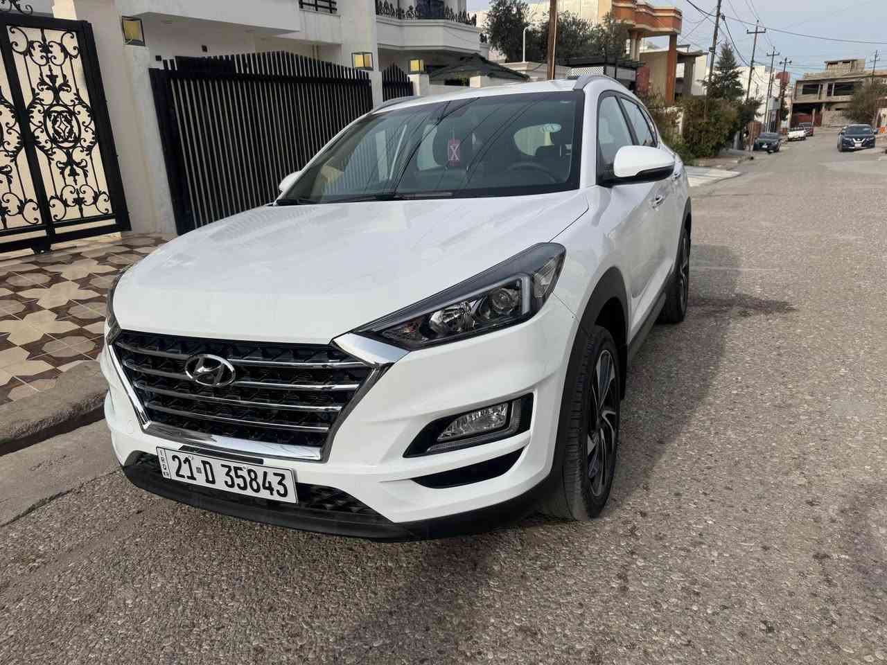 هونداي توكسون موديل 2021  سياره كلين ماشي 32الف  شغال بصمه. سياره بصمي مال بيت  عنوان كركوك. شوروا. ***********.  واتساب. كركوك, العراق
