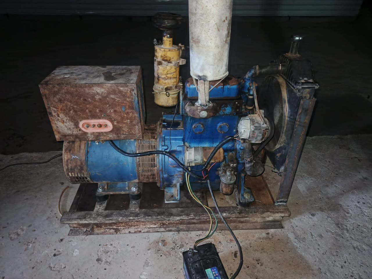 مولد ٢بستم بيركنز صيني١٥كيفي ٣فيز مكفول كفاله عل حمل ول تشغيل لا تنقيص ولا تبخير شرط تحمل يله تاخذه مكاني بغداد اليوسفيه السعر ١٣$ وبي حك الجيه رقم تلفون ***********
