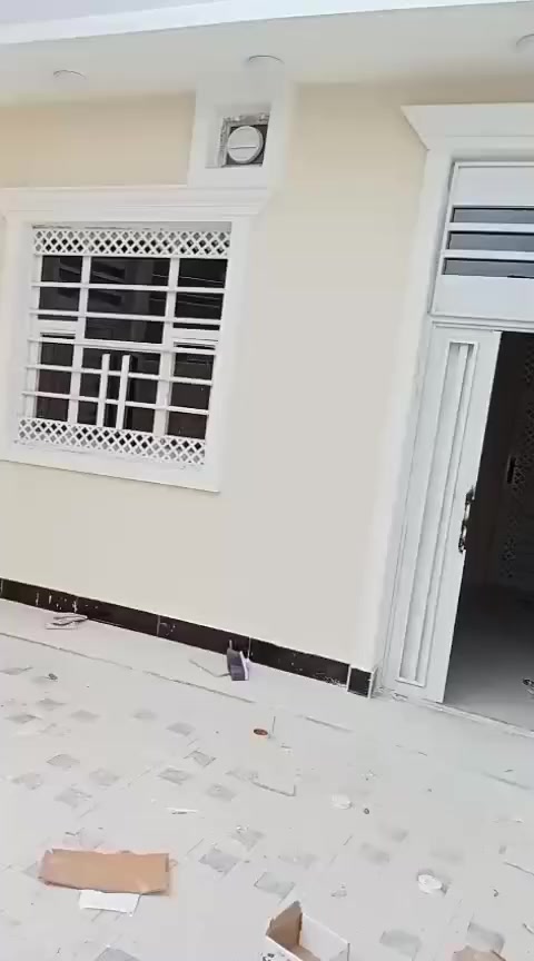 سلام عليكم ورحمه الله وبركاته
بيتين نفس التصميم للبيع العنوان ناصريه حي السبل الثانيه قريب على المدارس مساحه ٢٠٠م البناء بلوك كونكريت غرفتين نوم وصاله وديوانيه ومطبخ  او صحيات
للاستفسار:‏‪***********‬‏
*السعر يكون خاص
